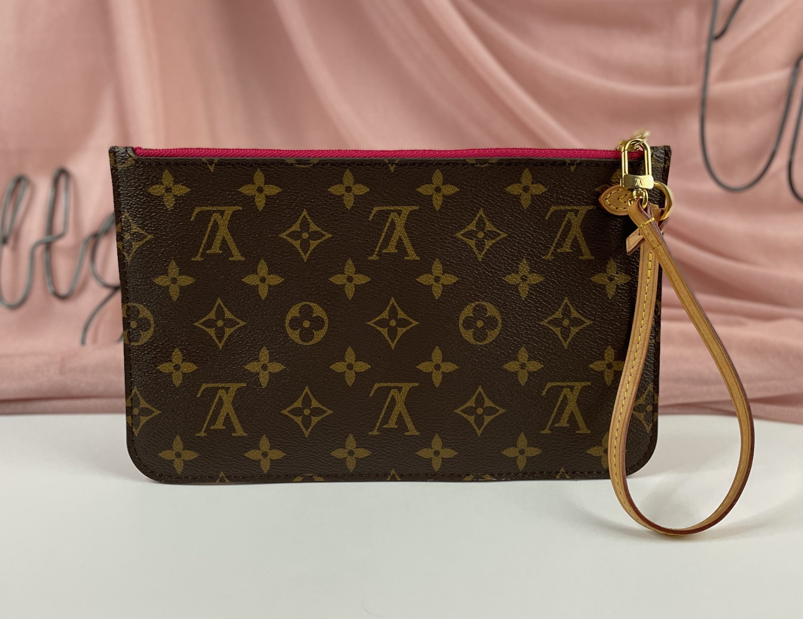 Louis Vuitton Wristlets On Sale Up To 90% Off Retail
